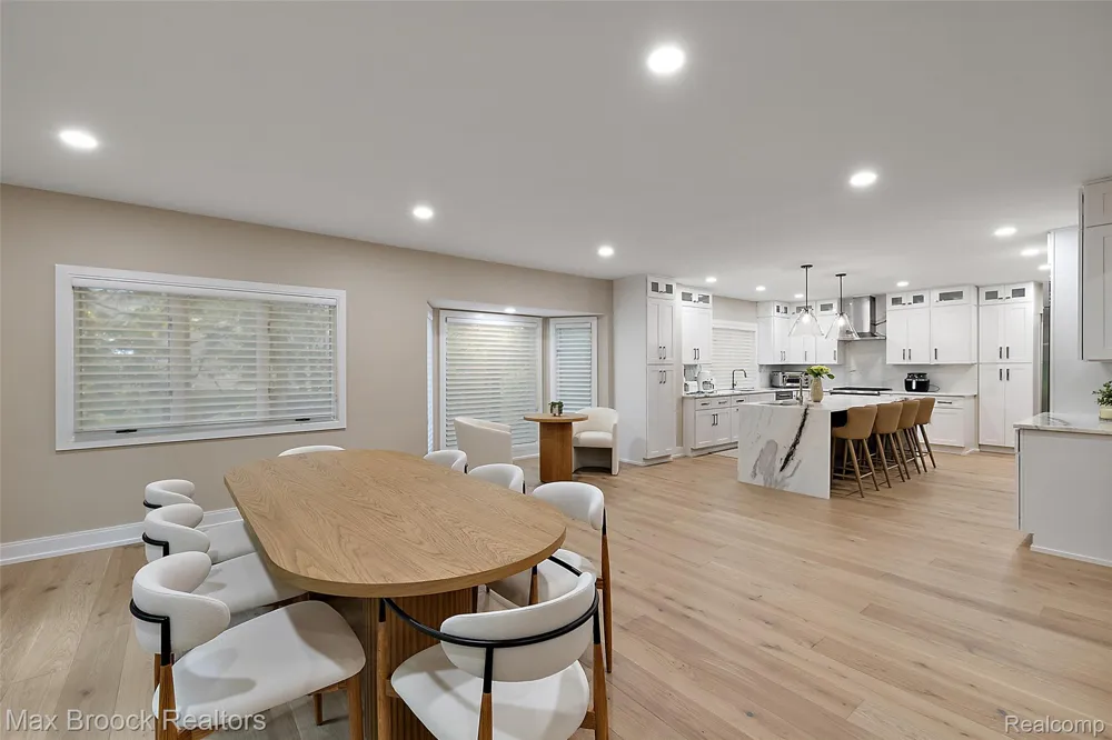 3546 Bloomfield Club Drive Bloomfield Charter Township, MI 48301