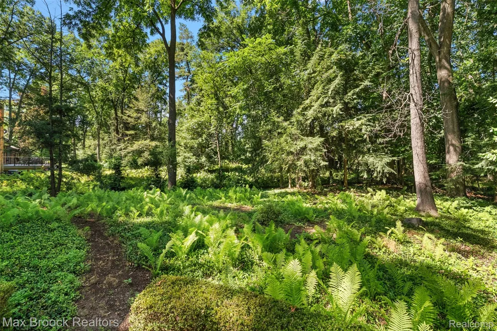 3546 Bloomfield Club Drive Bloomfield Charter Township, MI 48301