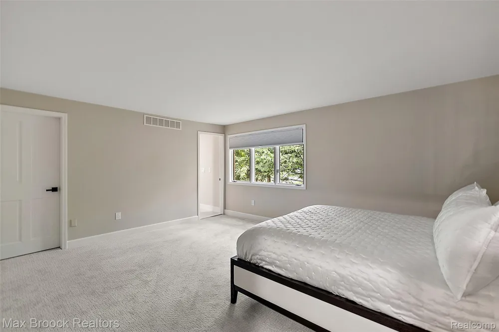 3546 Bloomfield Club Drive Bloomfield Charter Township, MI 48301