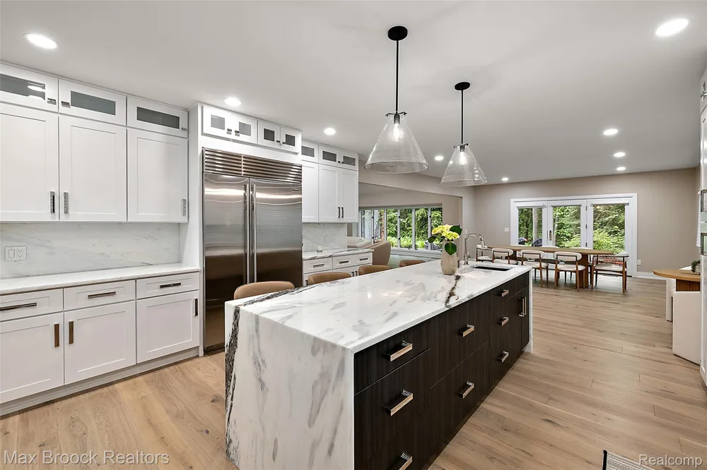 3546 Bloomfield Club Drive Bloomfield Charter Township, MI 48301