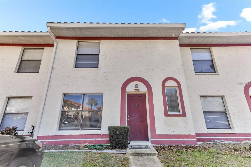 1631 LITTLE FALLS CIRCLE #92 Orlando, FL 32807