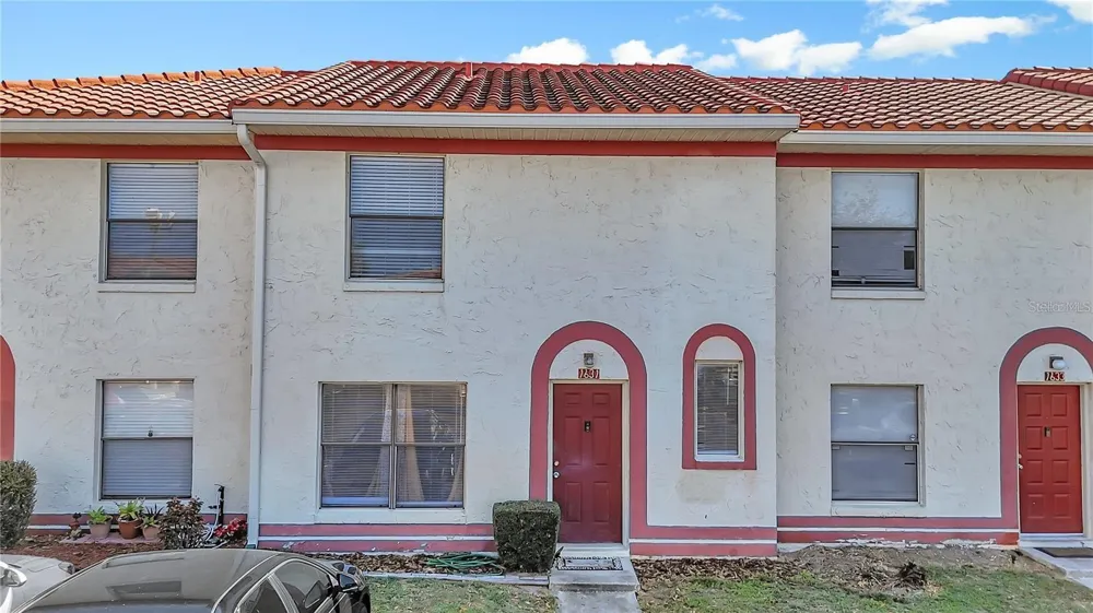 1631 LITTLE FALLS CIRCLE #92 Orlando, FL 32807