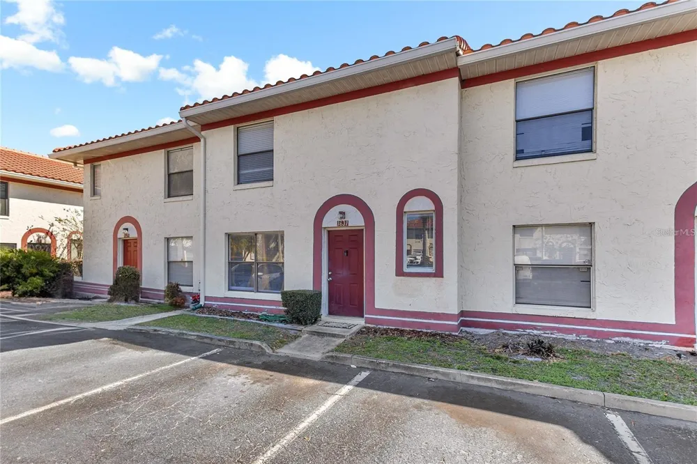1631 LITTLE FALLS CIRCLE #92 Orlando, FL 32807