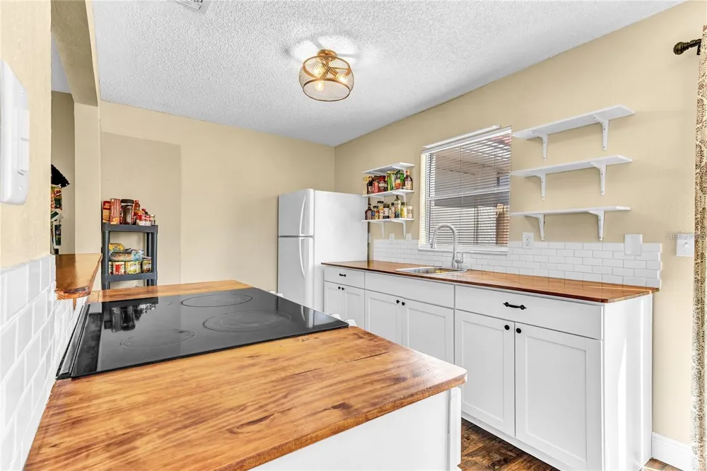 1631 LITTLE FALLS CIRCLE #92 Orlando, FL 32807