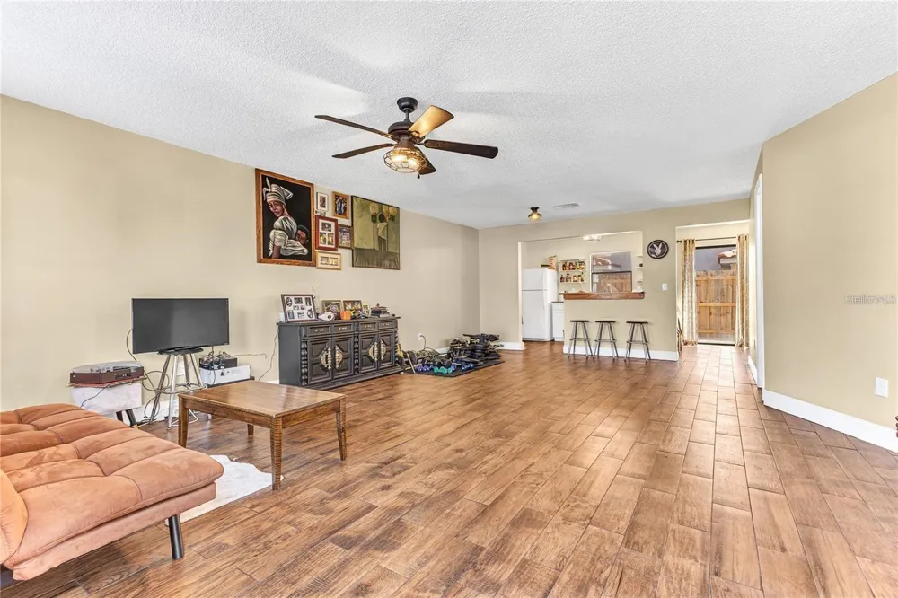 1631 LITTLE FALLS CIRCLE #92 Orlando, FL 32807