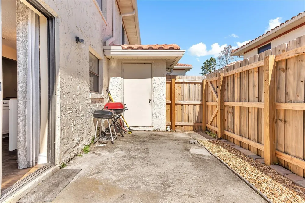 1631 LITTLE FALLS CIRCLE #92 Orlando, FL 32807