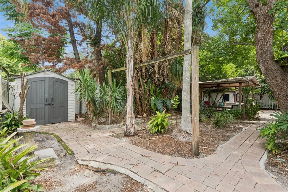 2015 TAYLOR AVENUE Winter Park, FL 32792