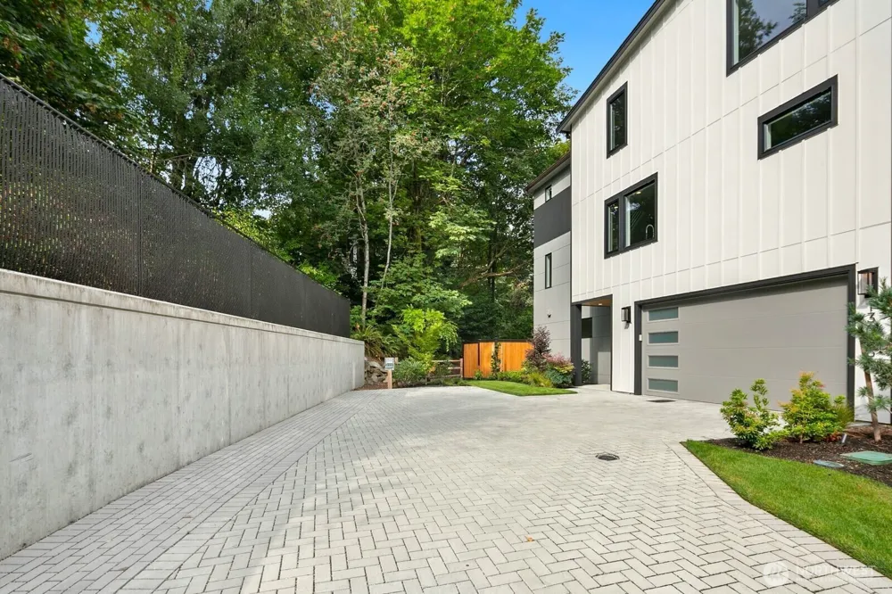 13016 SE 19th Court Bellevue, WA 98005