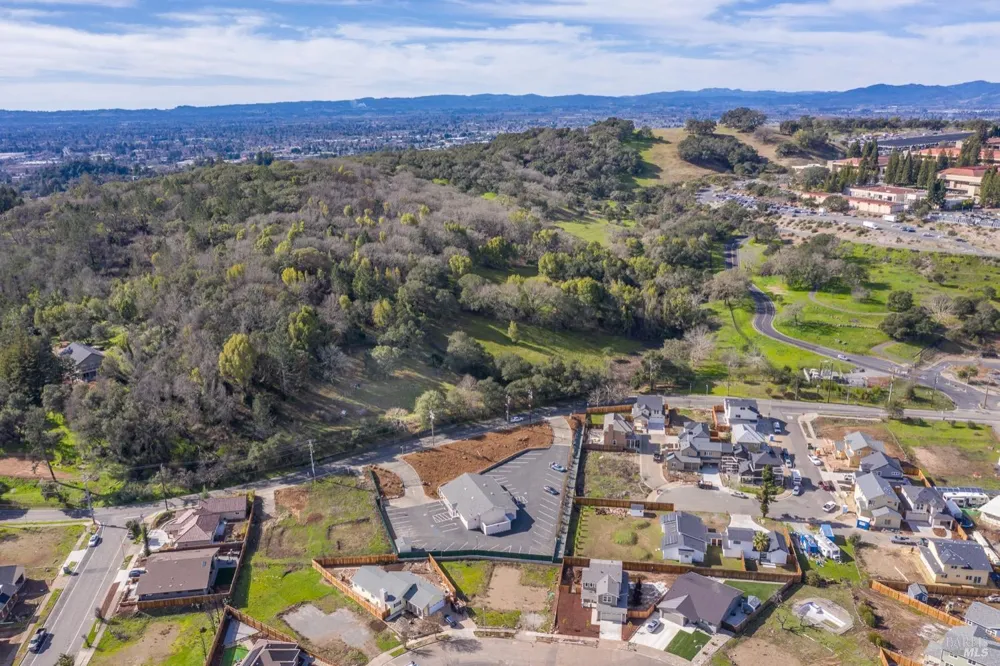 3473 Parker Hill Road Santa Rosa, CA 95404