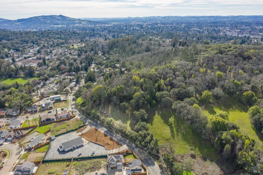3473 Parker Hill Road Santa Rosa, CA 95404
