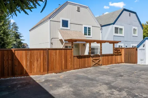 2711 Topaz Drive