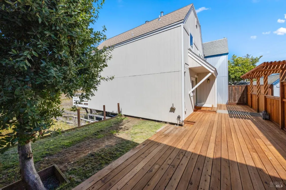 2711 Topaz Drive Novato, CA 94945