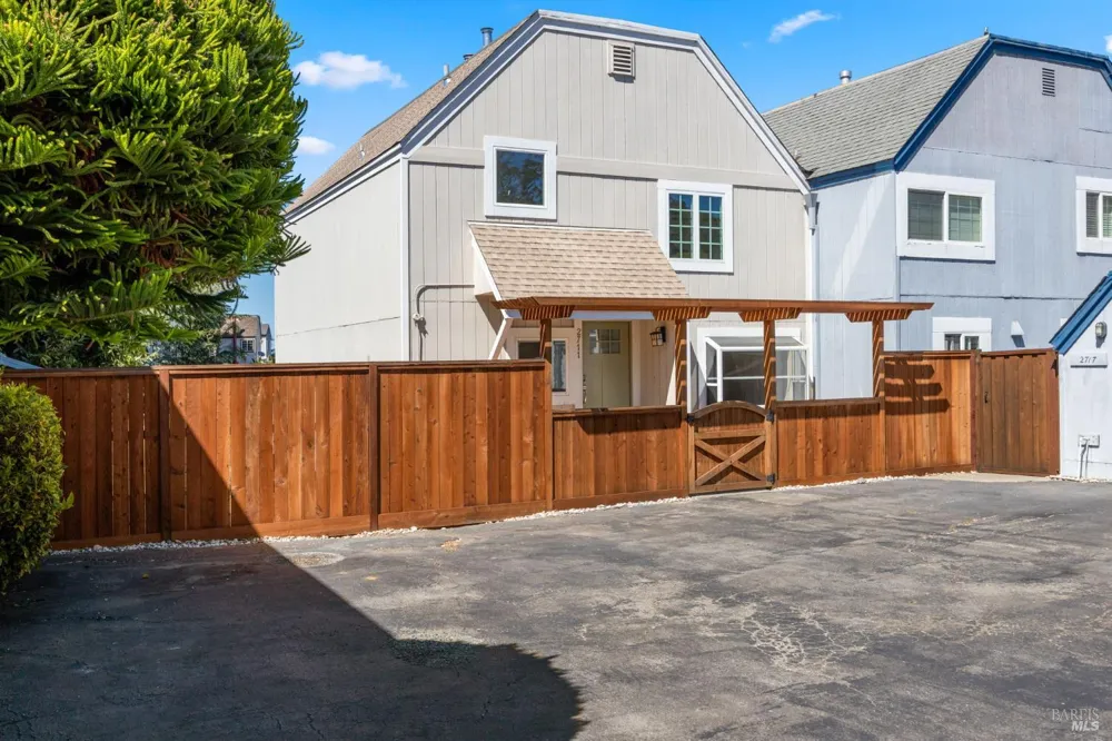 2711 Topaz Drive Novato, CA 94945