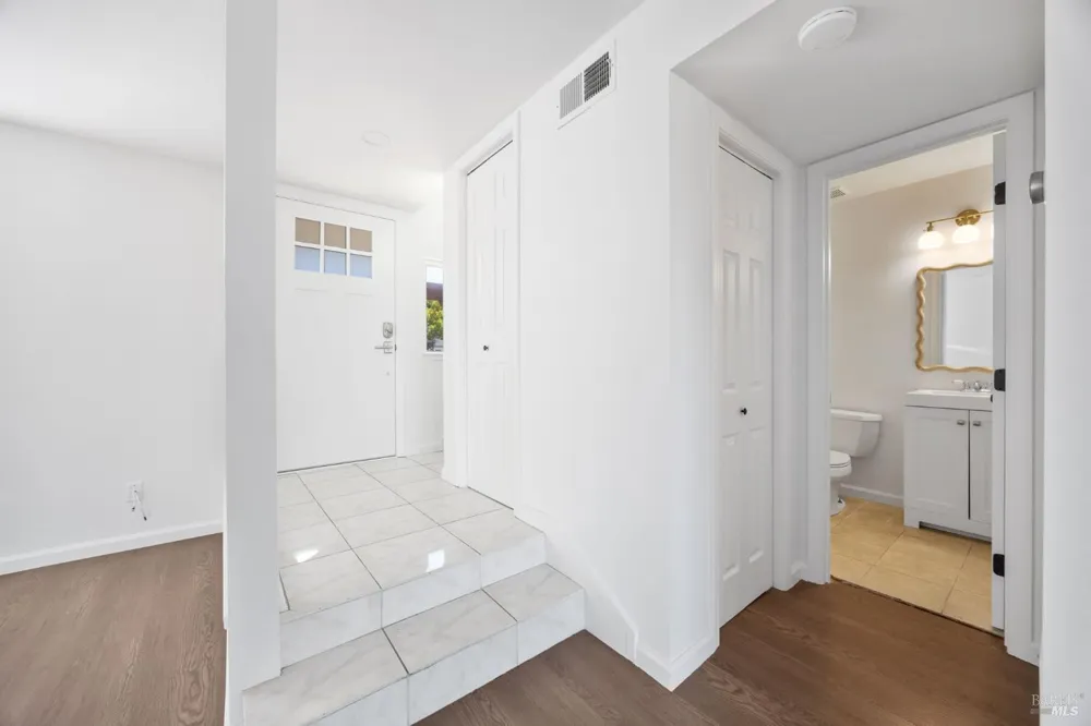 2711 Topaz Drive Novato, CA 94945