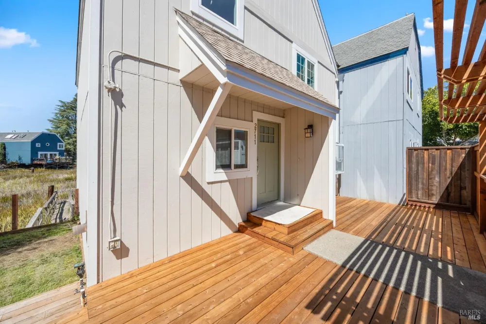 2711 Topaz Drive Novato, CA 94945
