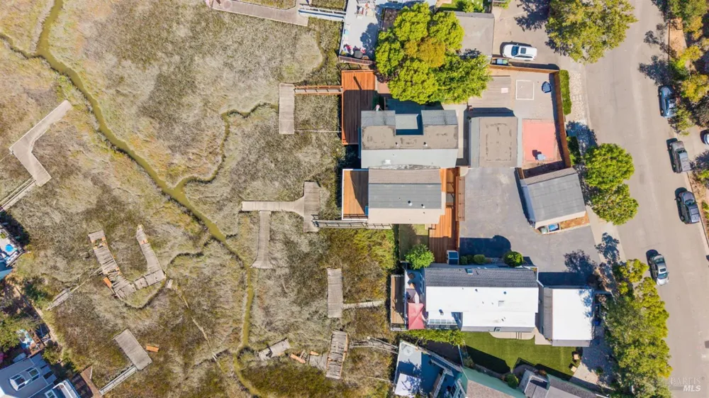 2711 Topaz Drive Novato, CA 94945