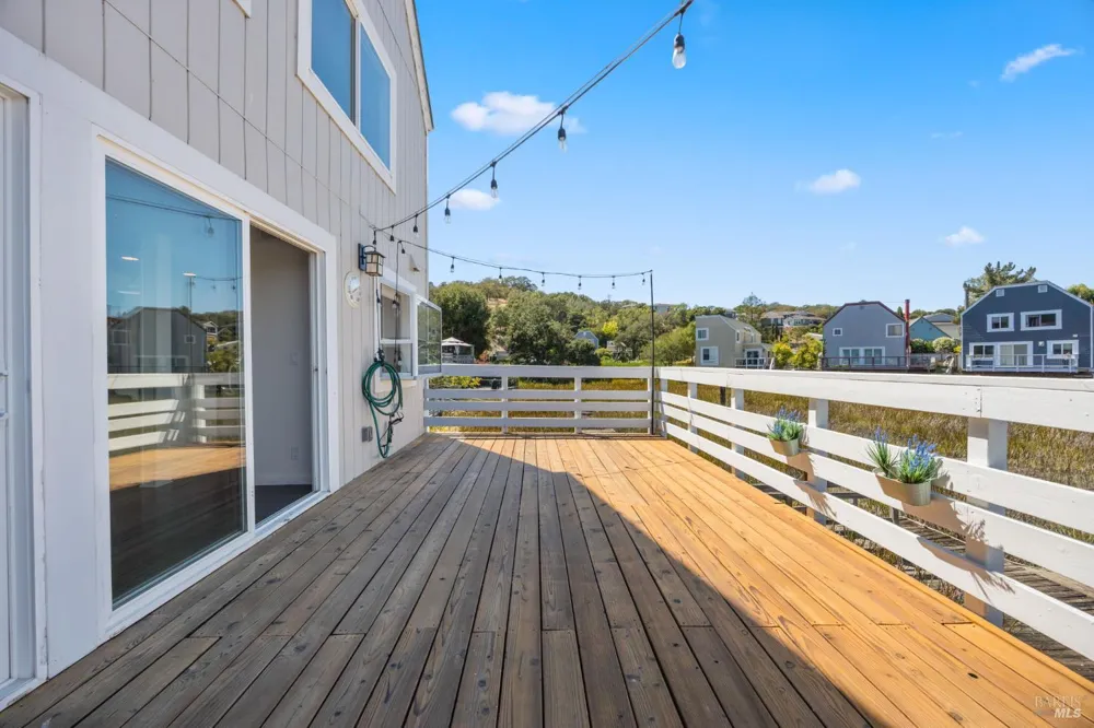2711 Topaz Drive Novato, CA 94945