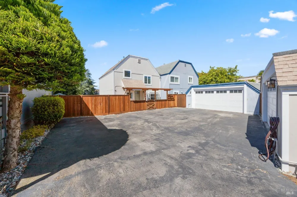 2711 Topaz Drive Novato, CA 94945
