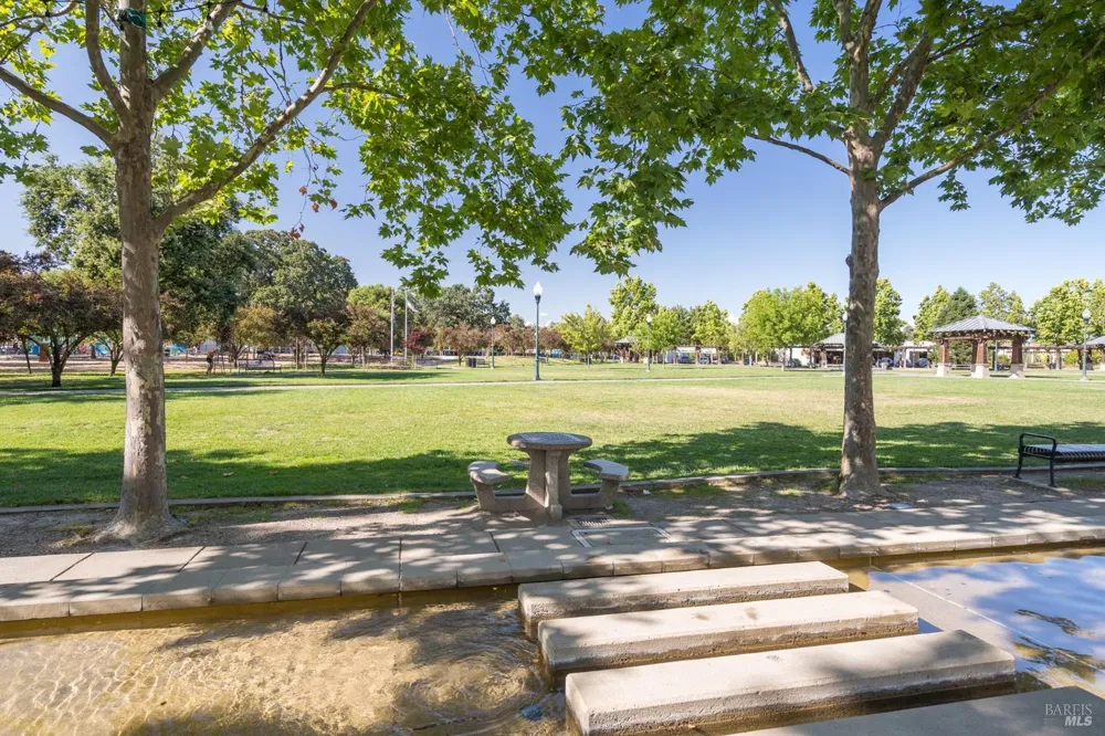 160 Johnson Street Windsor, CA 95492