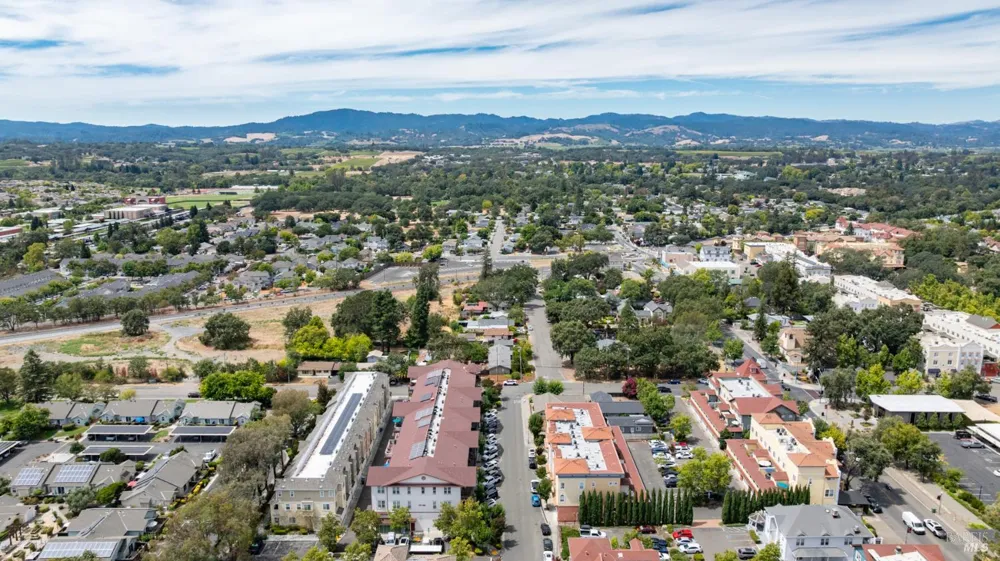 160 Johnson Street Windsor, CA 95492