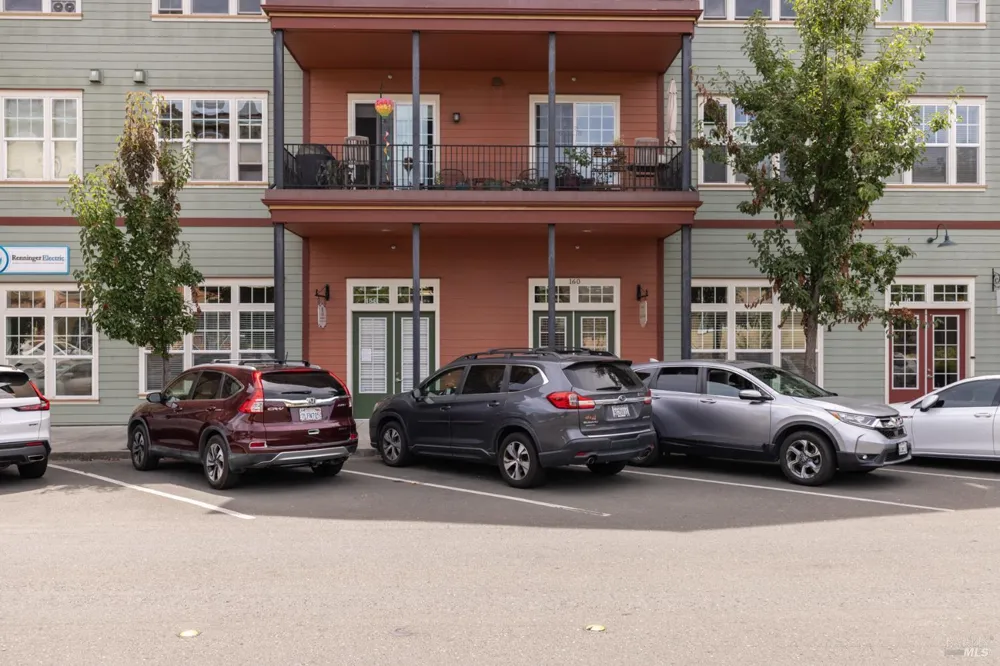 160 Johnson Street Windsor, CA 95492