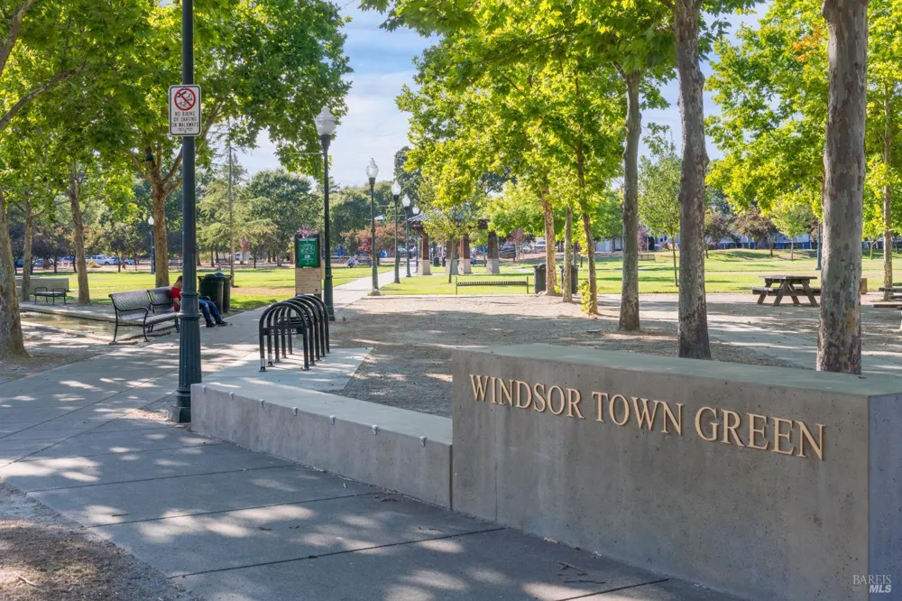 160 Johnson Street Windsor, CA 95492