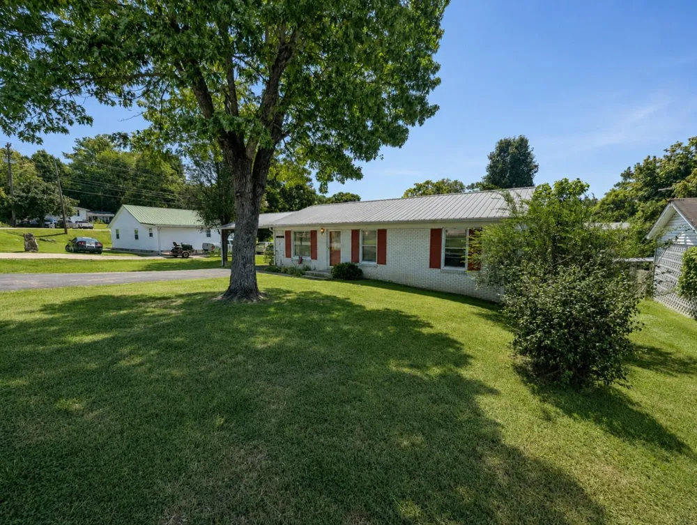 103 Greenbriar Street Woodbury, TN 37190