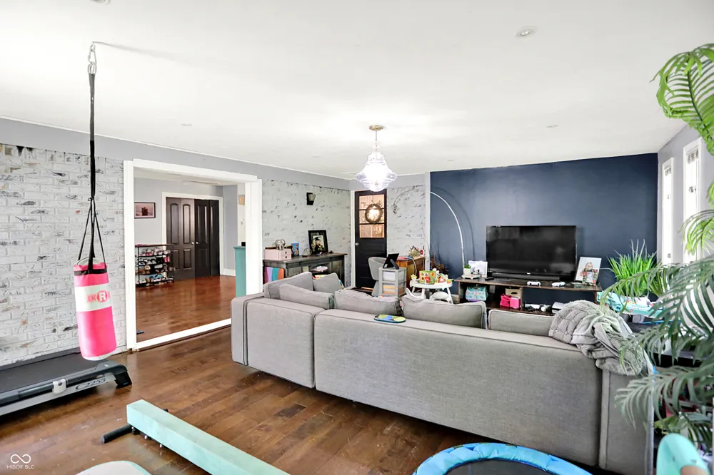 7011 McLain Drive Indianapolis, IN 46217
