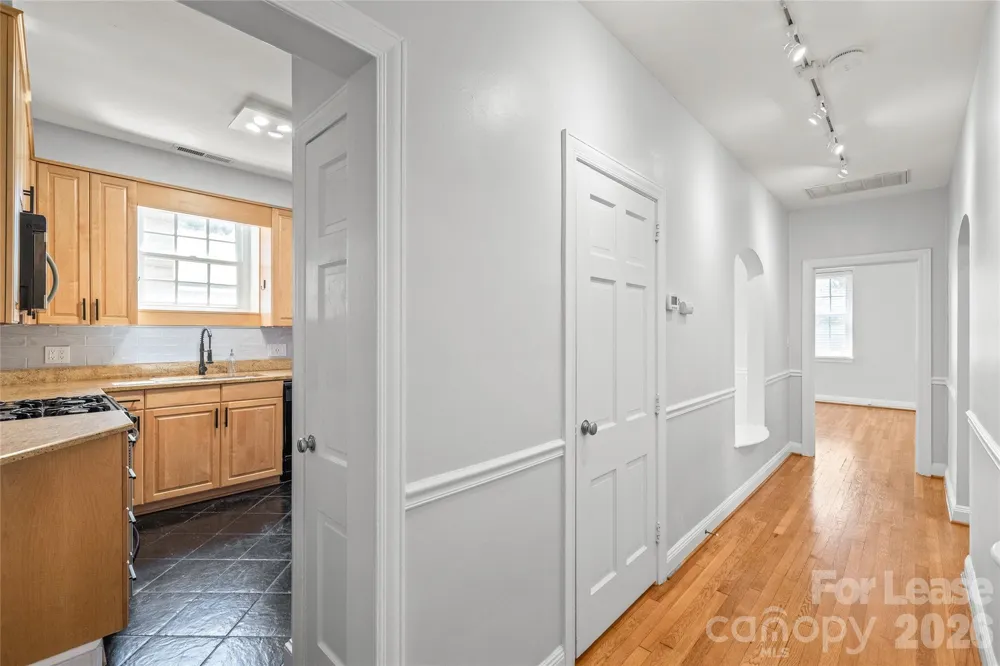 920 Monticello Terrace #305 Charlotte, NC 28204