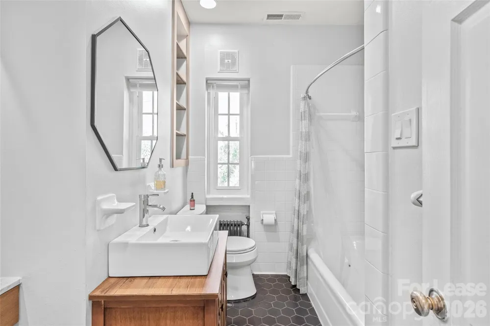920 Monticello Terrace #305 Charlotte, NC 28204