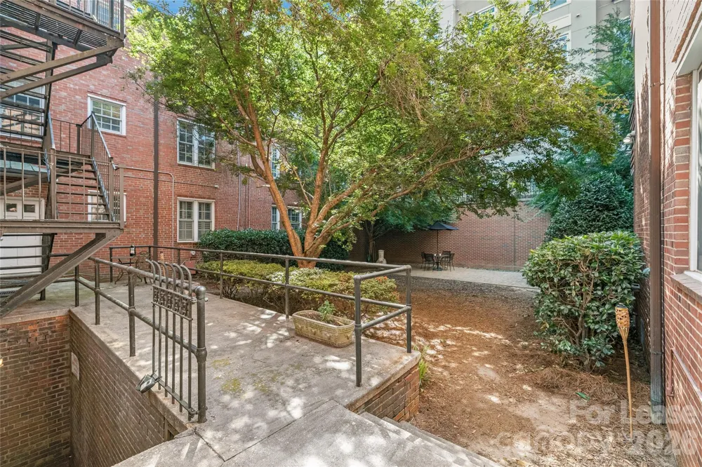 920 Monticello Terrace #305 Charlotte, NC 28204