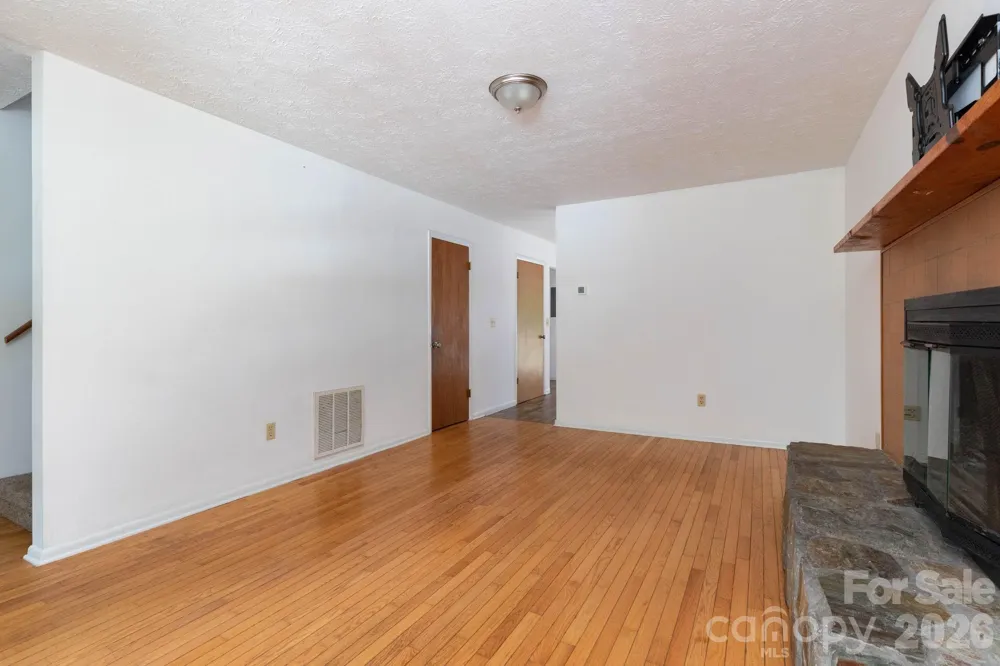 404 Buck Cove Terrace Asheville, NC 28805
