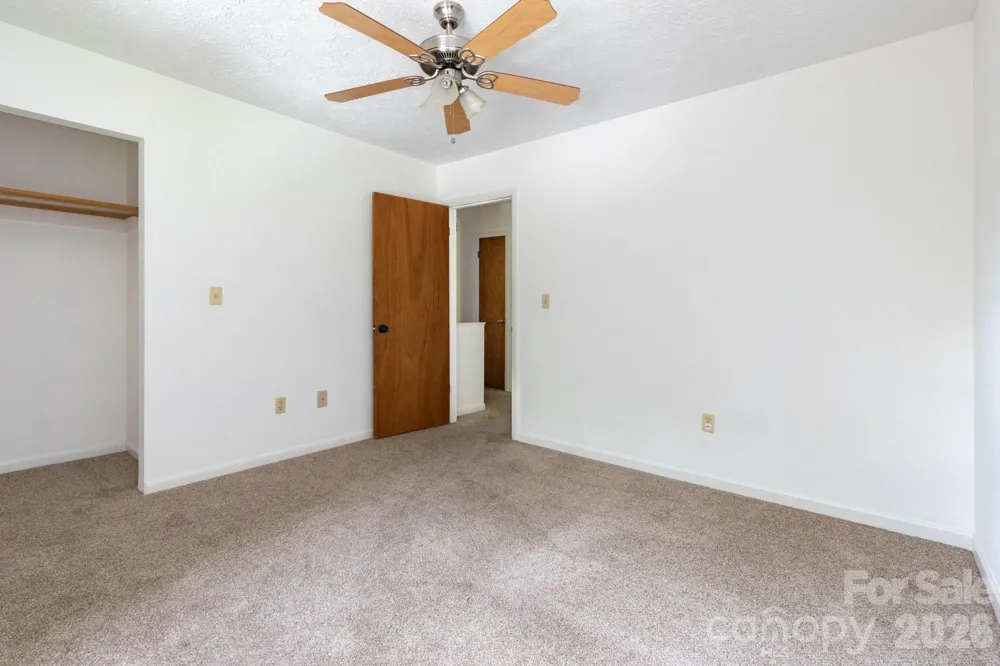 404 Buck Cove Terrace Asheville, NC 28805