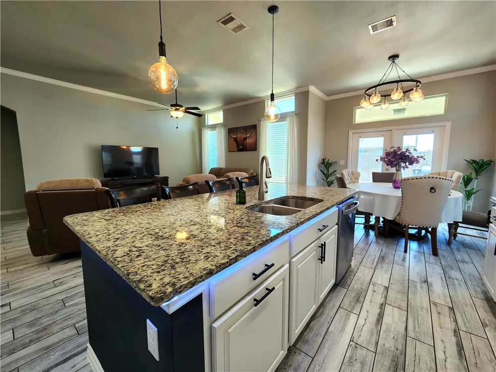 7529 Krypton Drive Corpus Christi, TX 78414