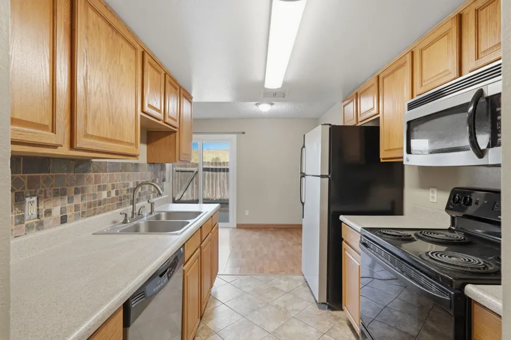 4929 Winery Circle #114 Fresno, CA 93726