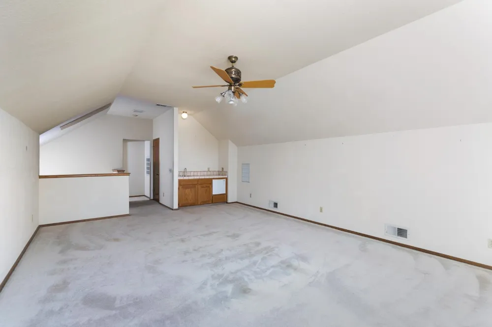2038 Rall Avenue Clovis, CA 93611
