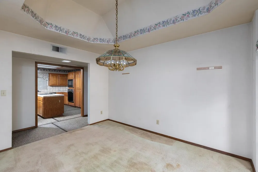 2038 Rall Avenue Clovis, CA 93611