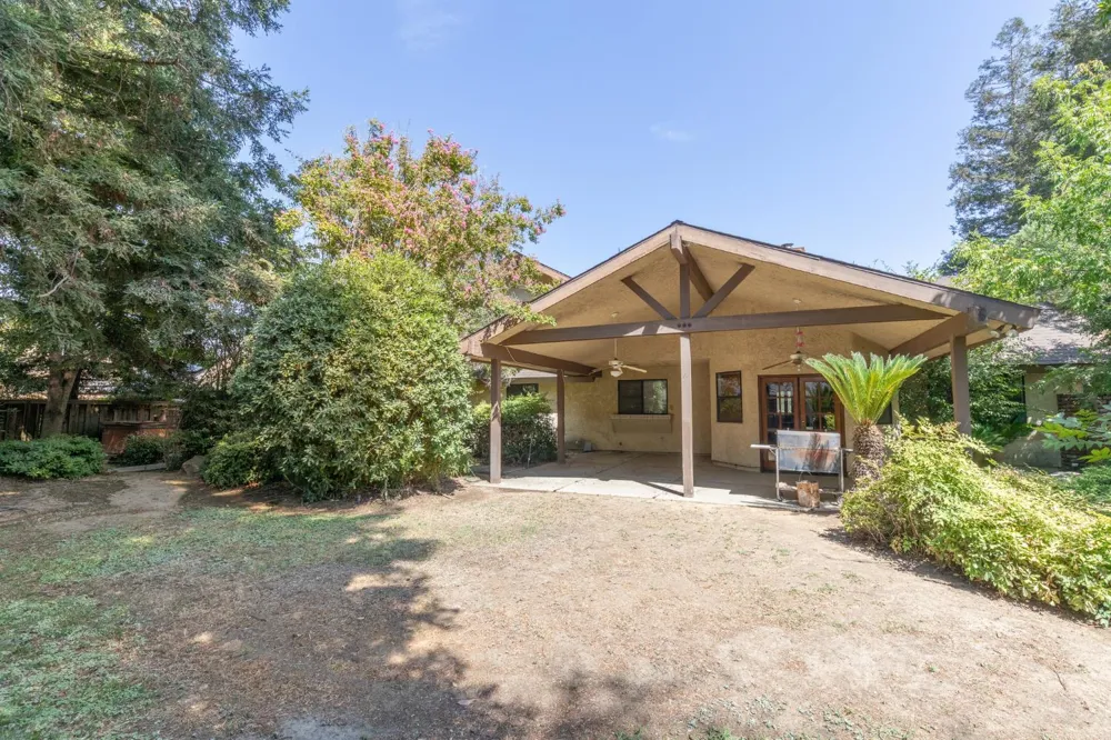 2038 Rall Avenue Clovis, CA 93611