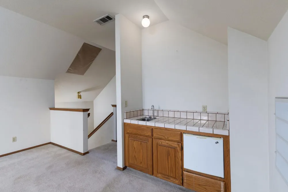 2038 Rall Avenue Clovis, CA 93611