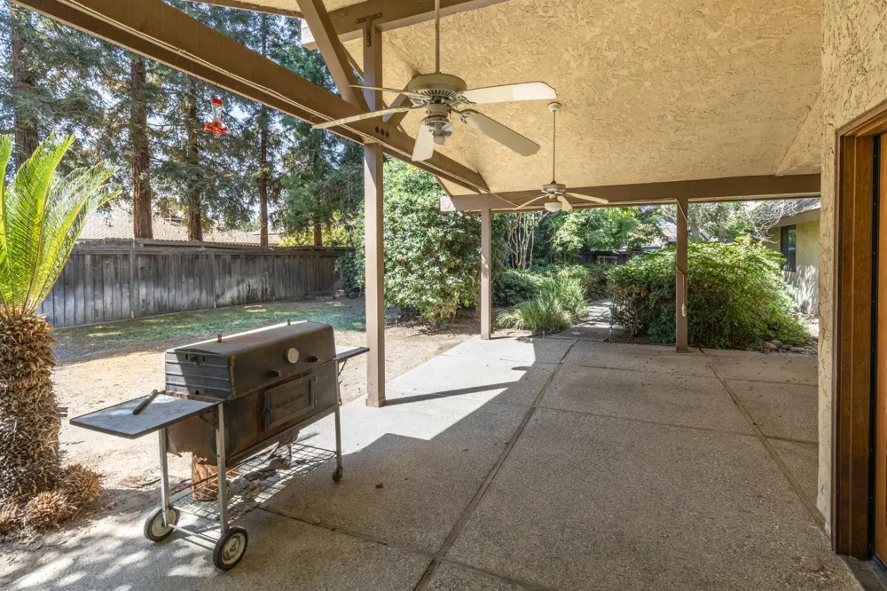 2038 Rall Avenue Clovis, CA 93611