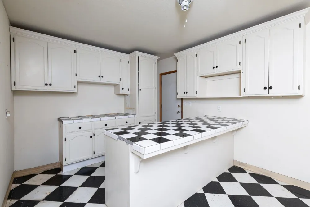 2038 Rall Avenue Clovis, CA 93611