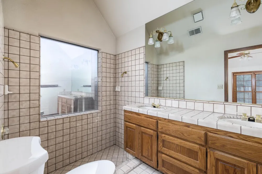 2038 Rall Avenue Clovis, CA 93611