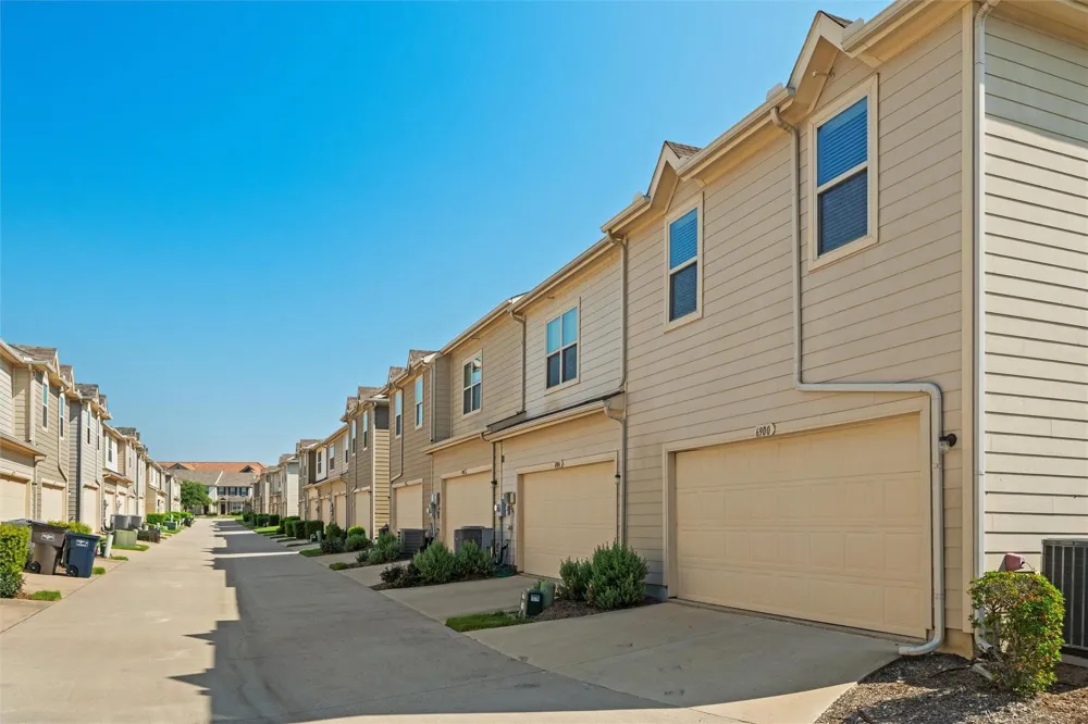 6900 Carrington Lane Fort Worth, TX 76137
