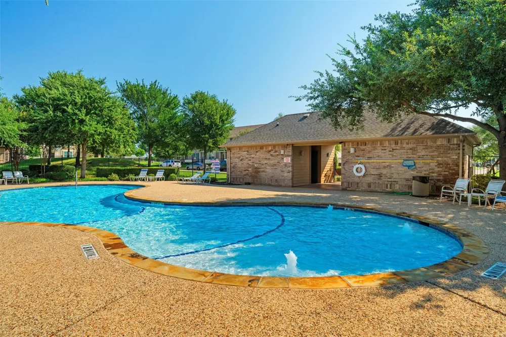 6900 Carrington Lane Fort Worth, TX 76137