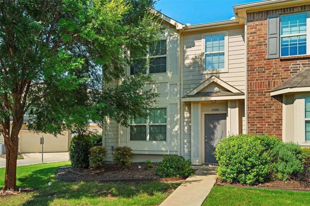 6900 Carrington Lane Fort Worth, TX 76137