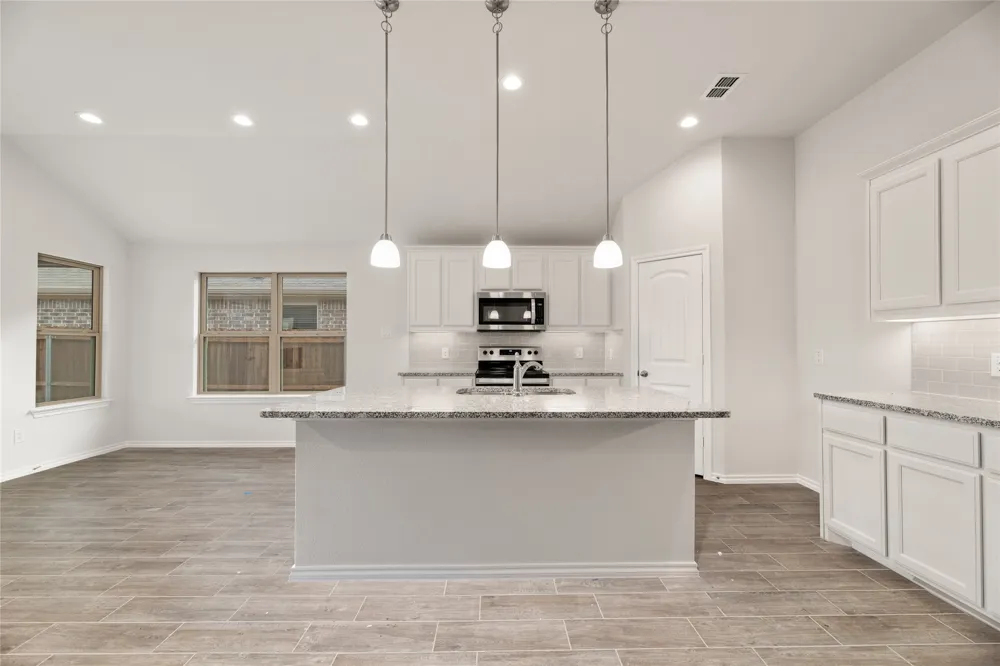 635 Frio Lane Aubrey, TX 76227