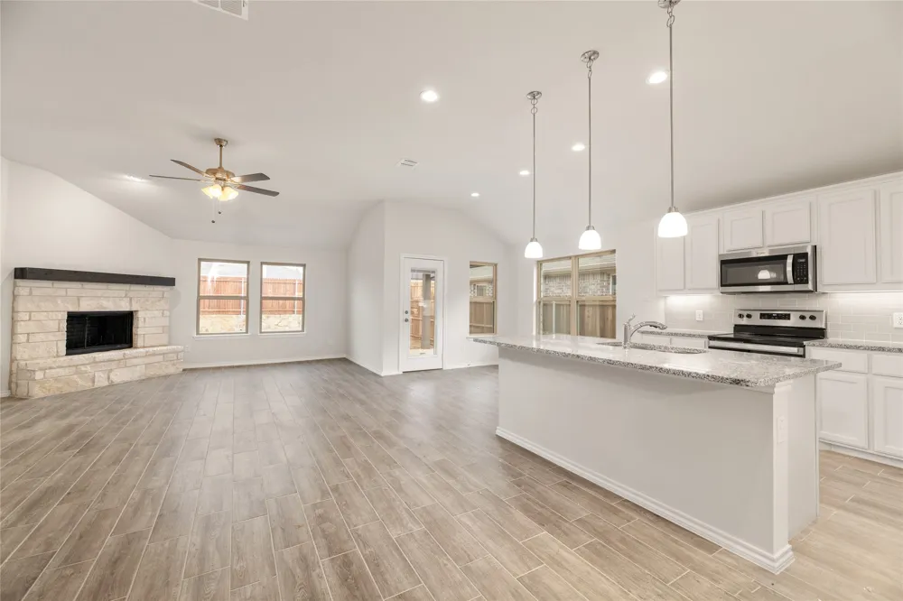 635 Frio Lane Aubrey, TX 76227