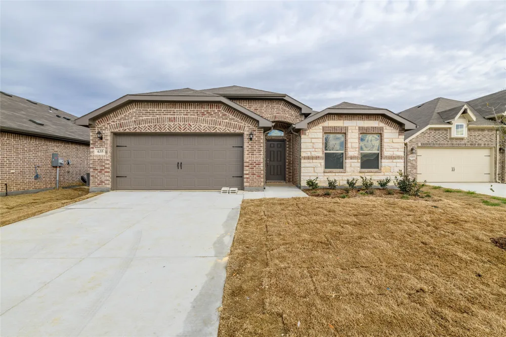 635 Frio Lane Aubrey, TX 76227