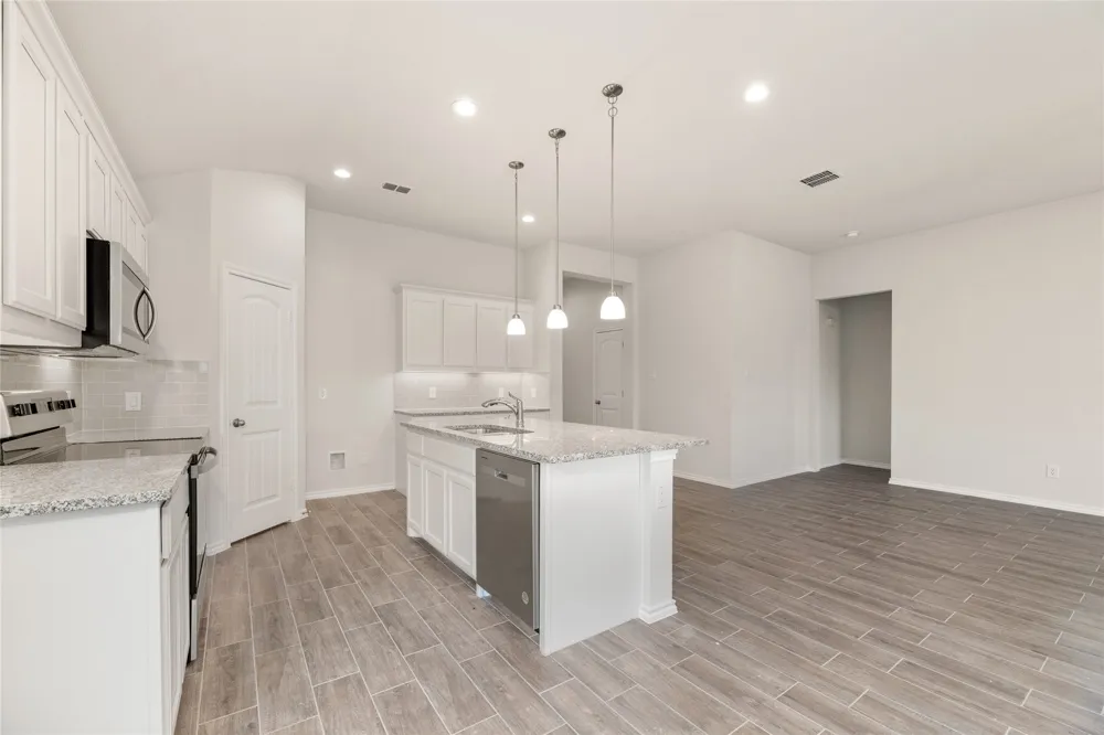 635 Frio Lane Aubrey, TX 76227