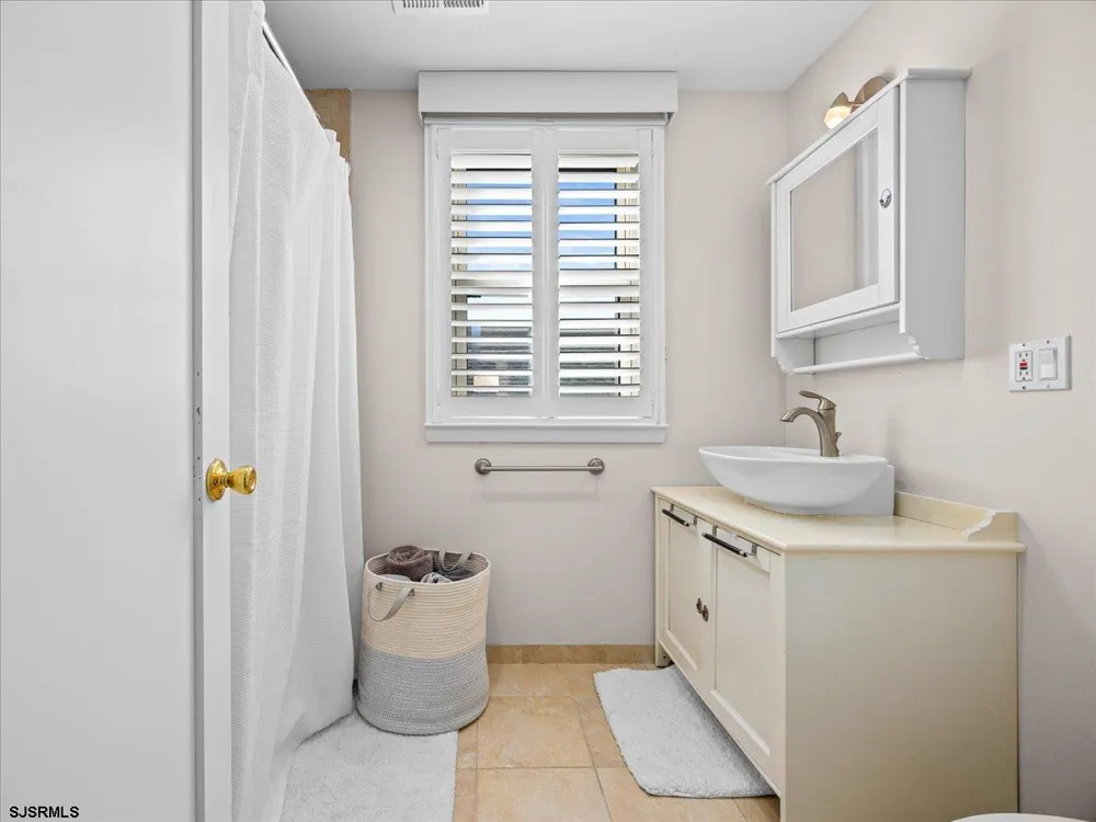 18A N Essex Ave Margate, NJ 08402